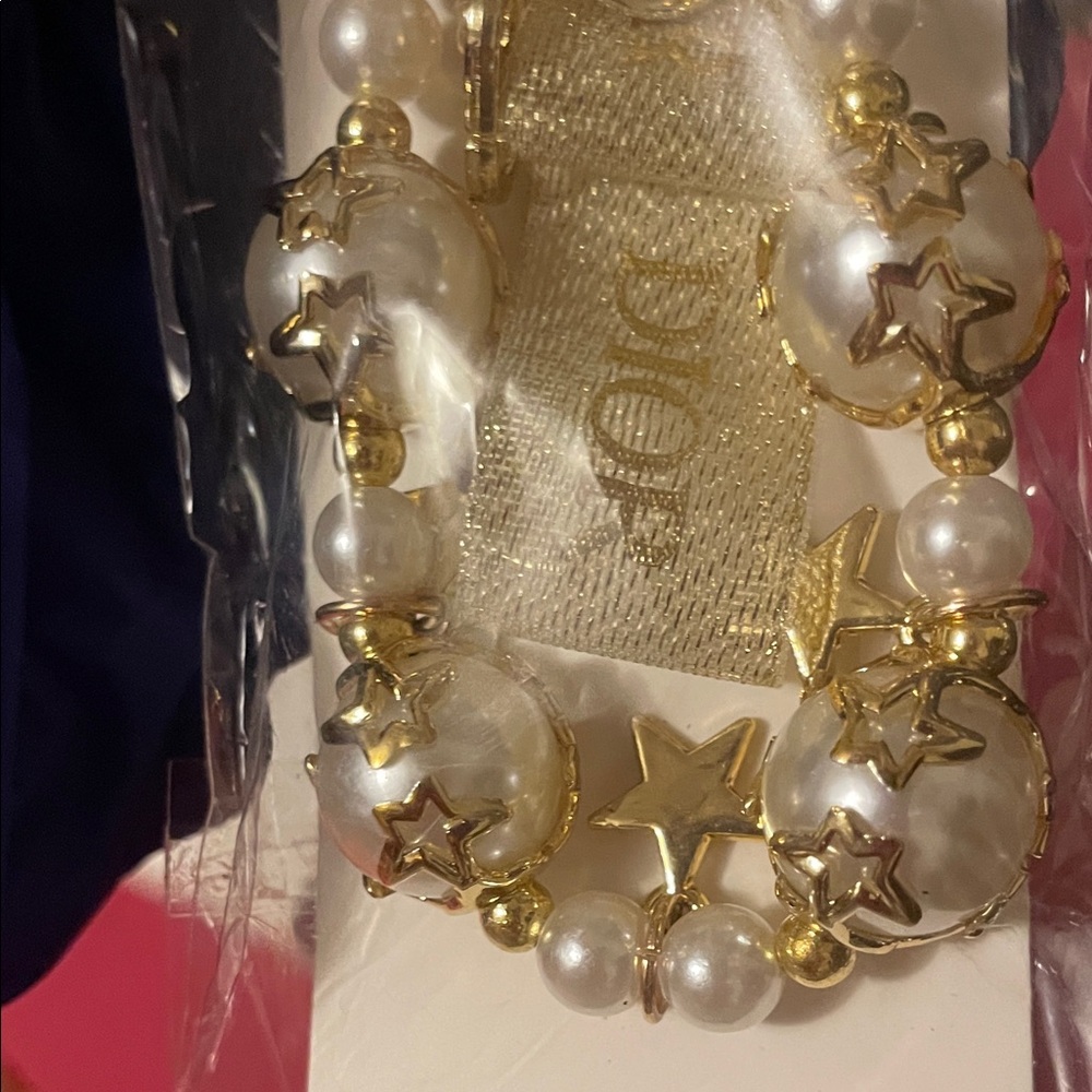 Dior Gold and Pearl Star Charm Keychain Card Holder - Picture 6 of 10